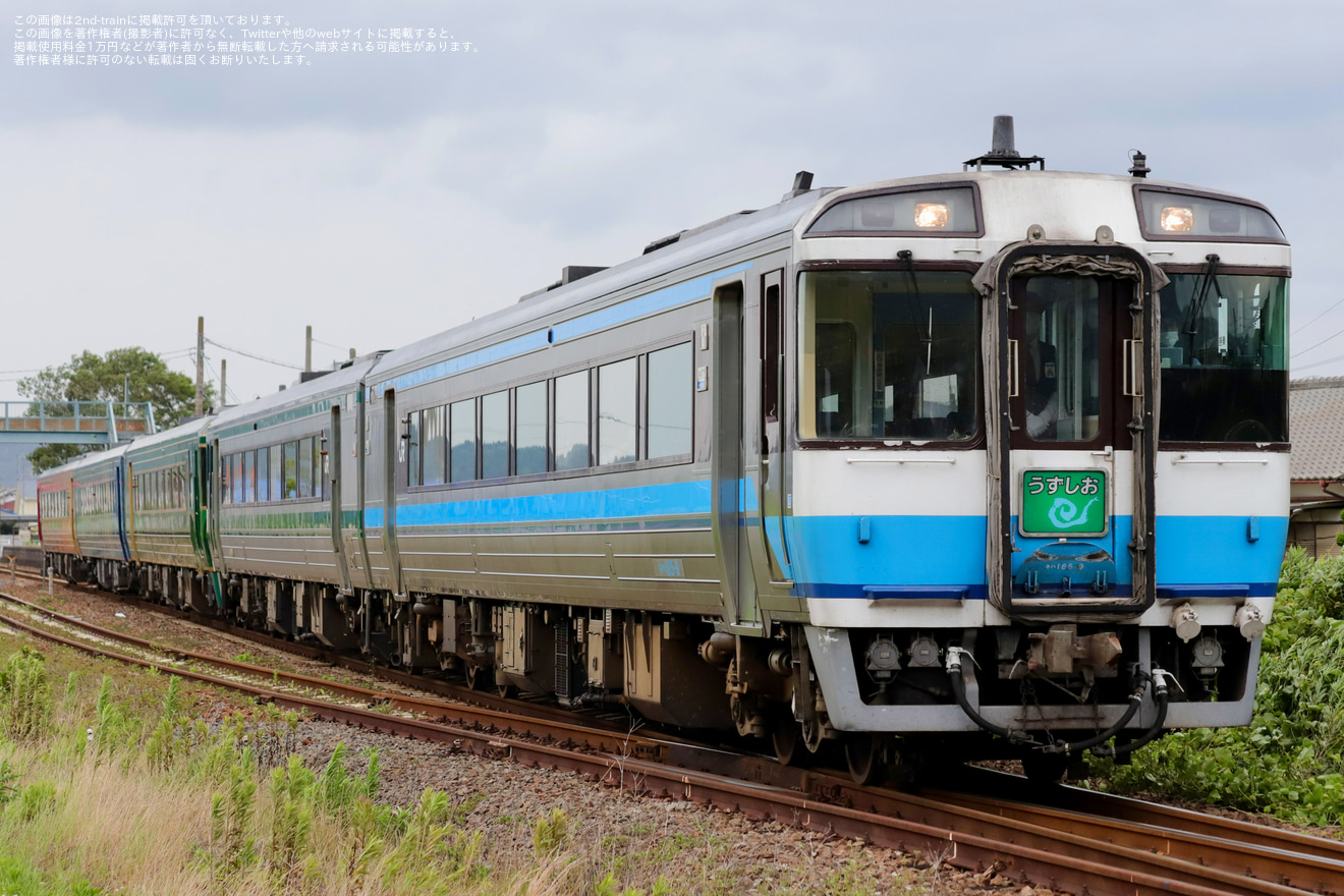 【JR四】うずしお9号に併結四国まんなか千年ものがたりが徳島まで回送の拡大写真