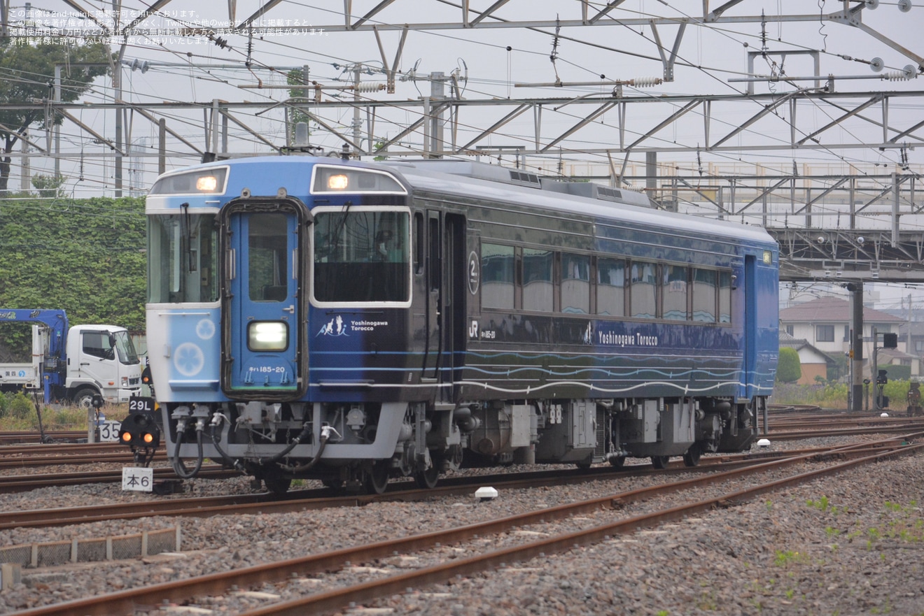 【JR四】藍よしのがわトロッコ用キハ185-20号車が多度津工場入場回送の拡大写真