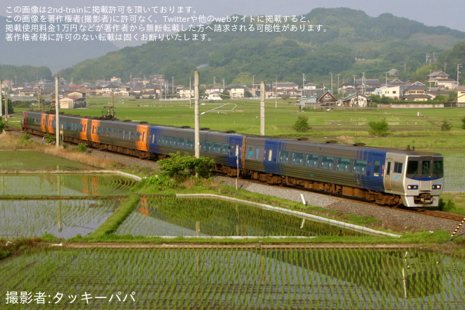 【JR四】8000系電車L4編成が多度津工場入場を多度津～海岸寺間で撮影した写真