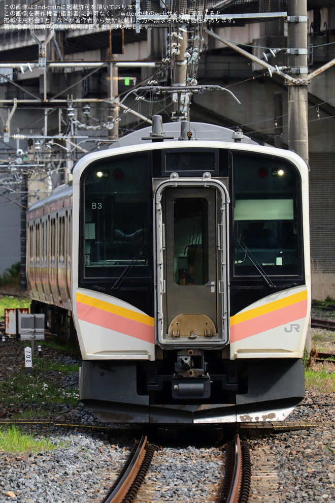 【JR東】E129系ニイB3編成大宮総合車両センター出場回送を大宮駅で撮影した写真