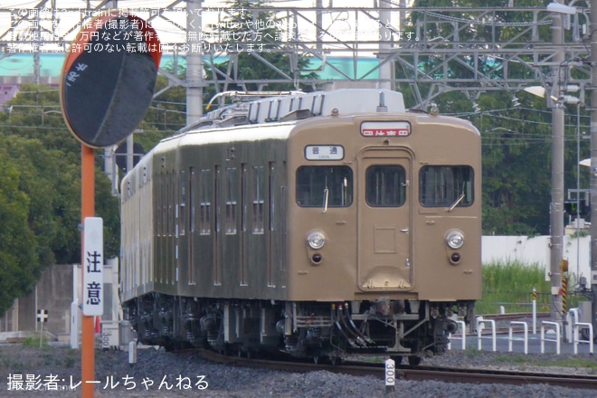 【東武】8000系8111Fがロイヤルベージュ色1色になっている姿が目撃