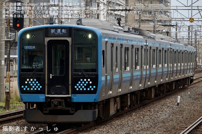 【JR東】E131系G-11編成が、東海道貨物線で試運転を平塚駅で撮影した写真