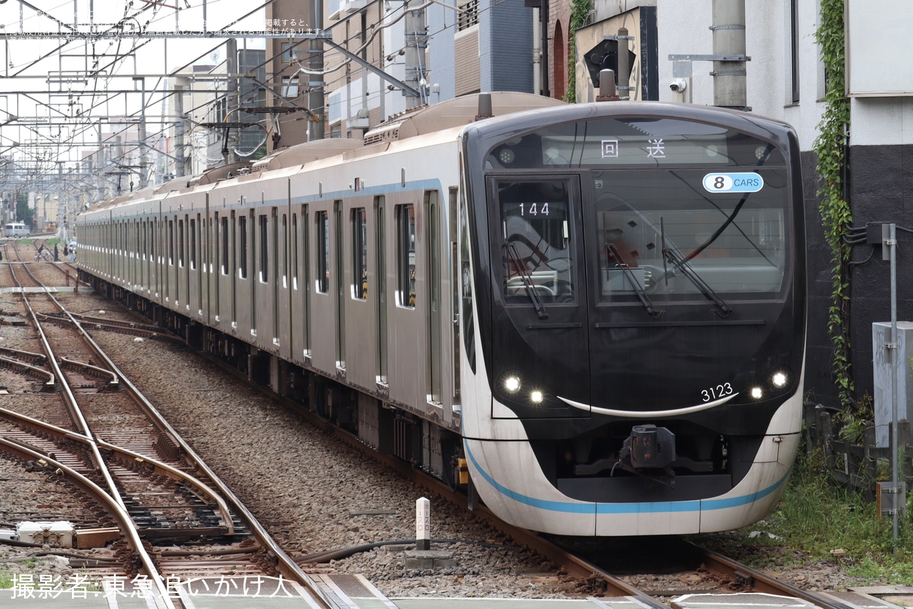 【東急】3020系3123F長津田検車区から返却回送の拡大写真