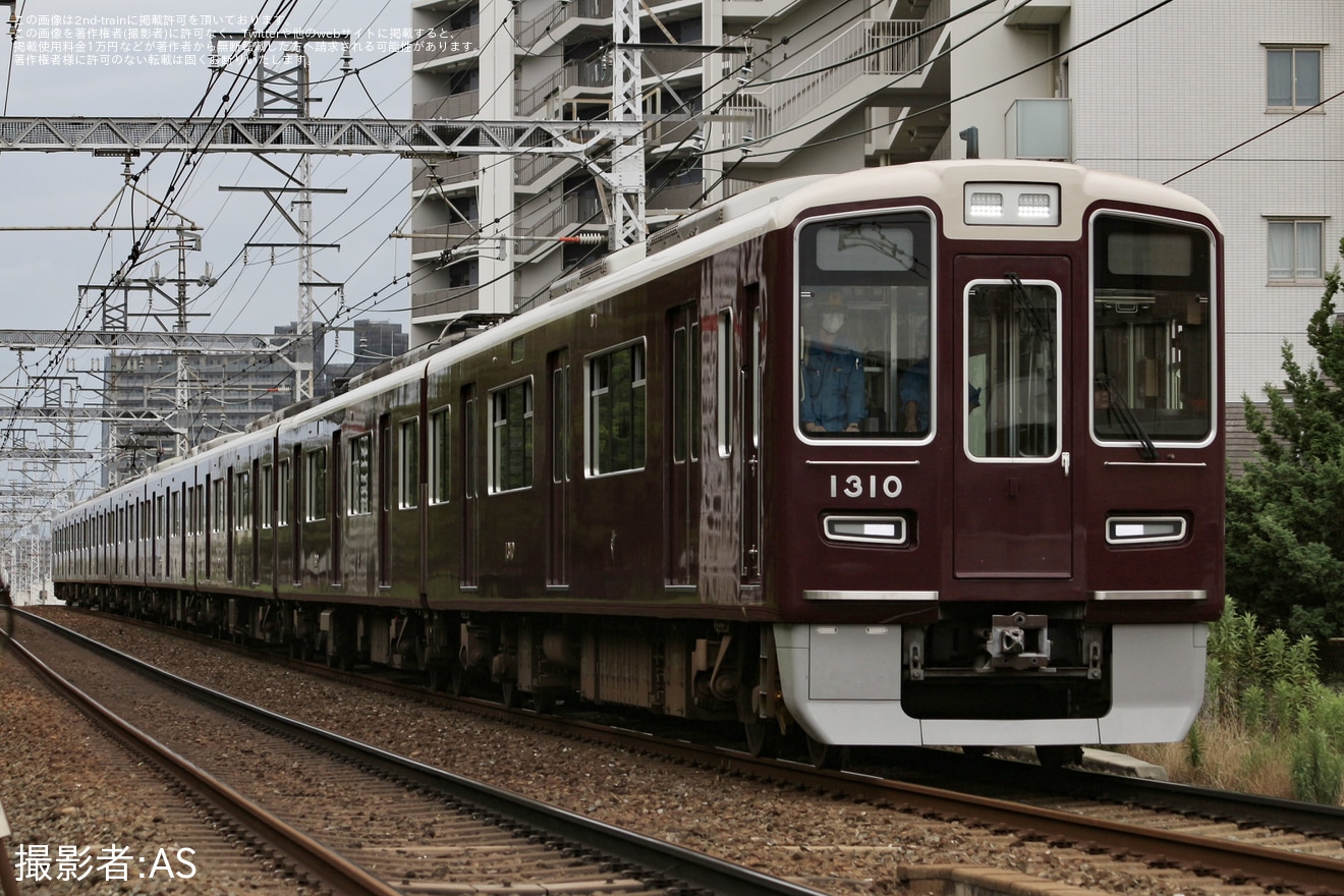 【阪急】1300系1310Fがパンタグラフが破損し回送の拡大写真