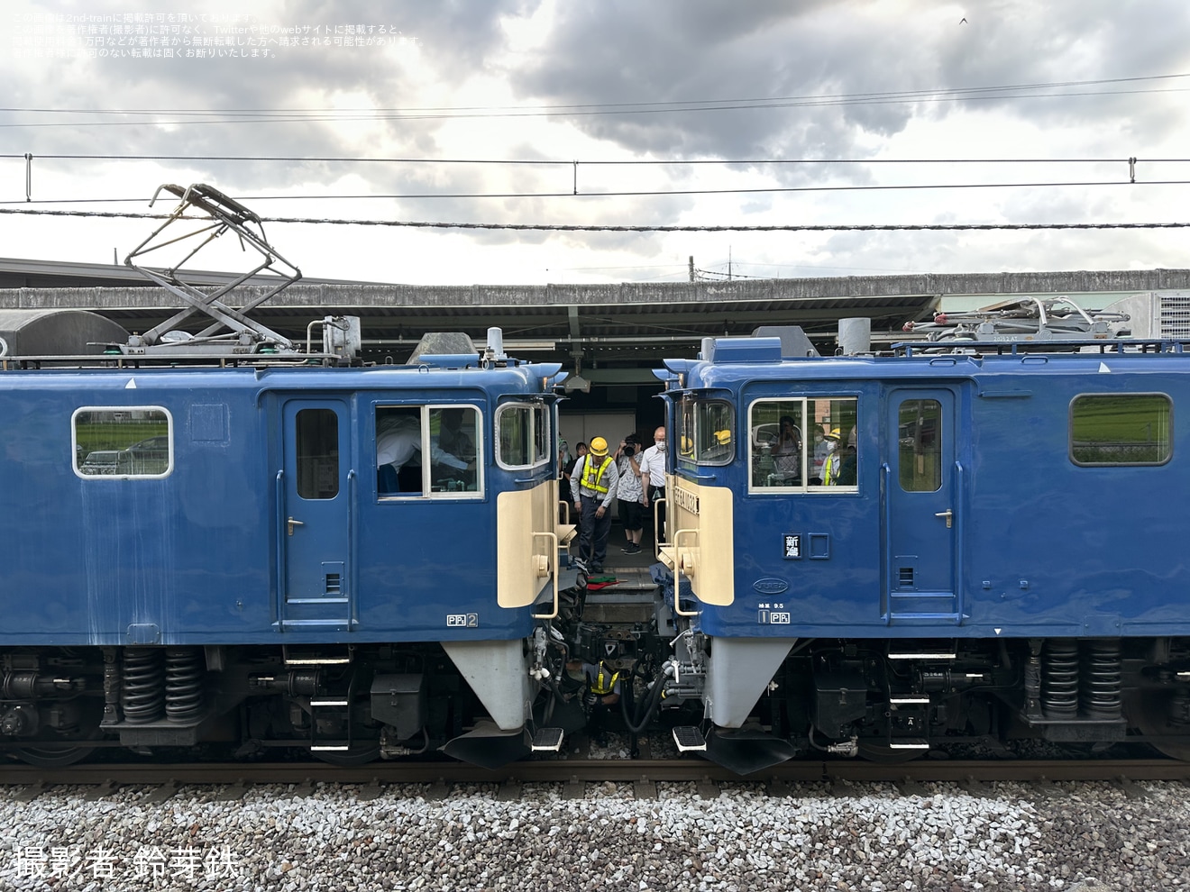 【JR東】 EF64-1032が故障によりEF64-1001が救援の拡大写真