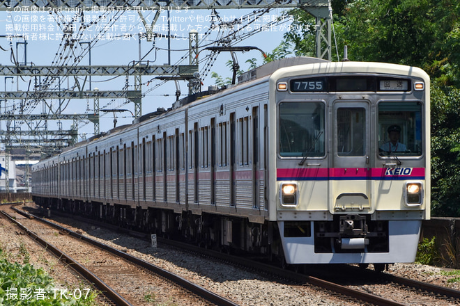 【京王】7000系7804F+7705Fが若葉台へ回送を京王よみうりランド駅で撮影した写真