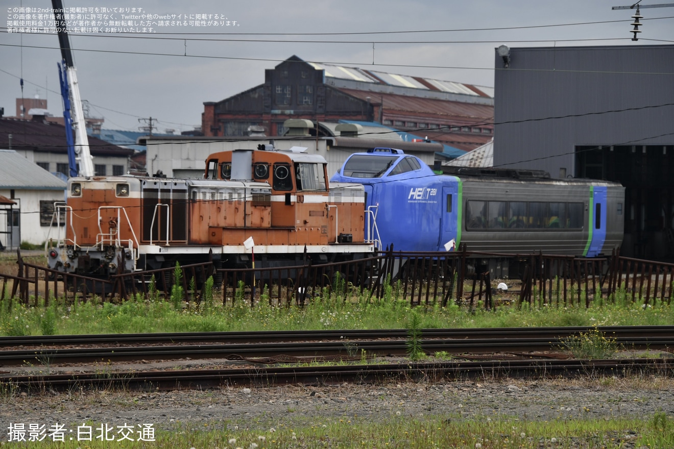 【JR北】キハ281系の入換作業が実施の拡大写真