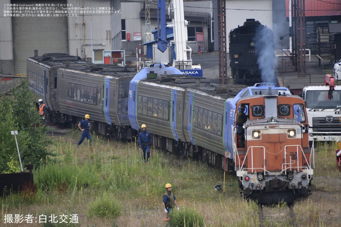 【JR北】キハ281系の入換作業が実施の拡大写真