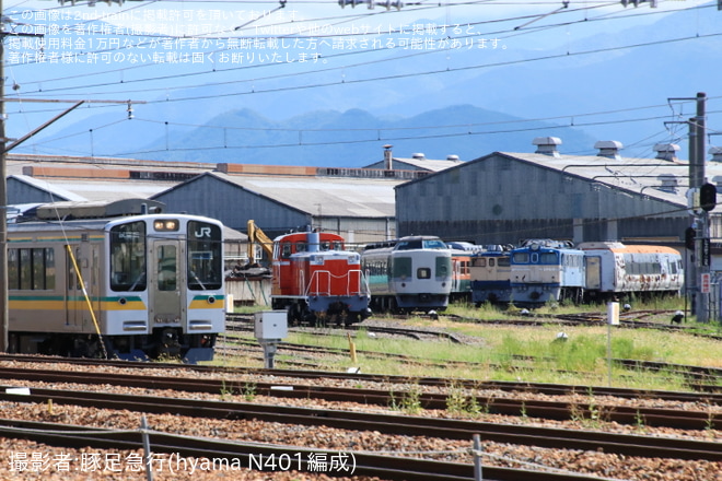 【JR東】E127系V2編成(南武支線用)が長野総合車両センター構内試運転を不明で撮影した写真
