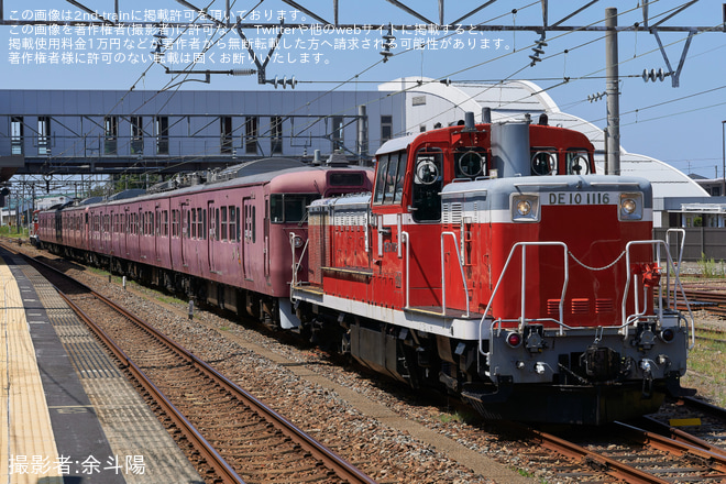 【JR西】415系C07編成+C08編成松任→金沢回送を松任駅で撮影した写真