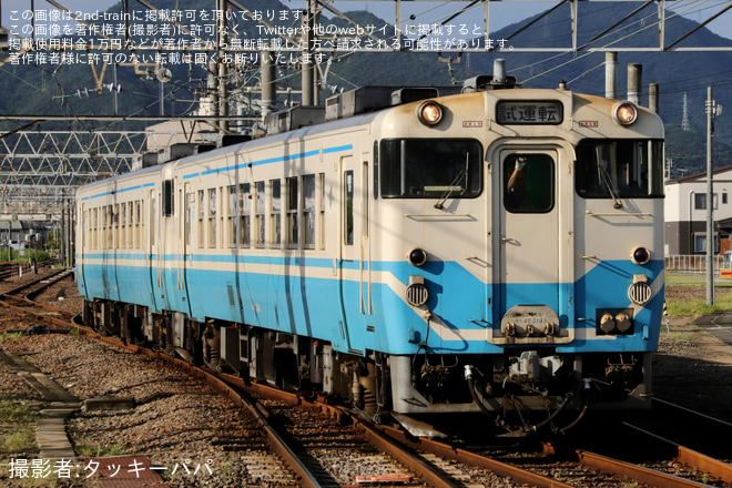 【JR四】キハ40-2142+キハ40-2143が多度津工場入場を多度津駅で撮影した写真