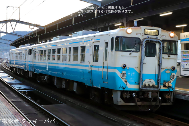 【JR四】キハ40-2142+キハ40-2143が多度津工場入場を丸亀駅で撮影した写真