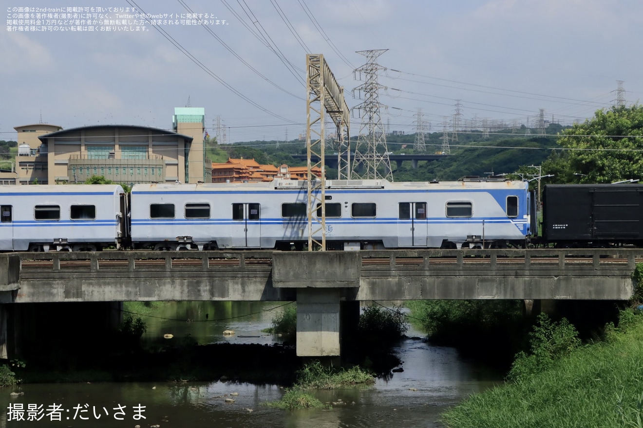 【台鐵】EMU400型EMU402龍井疎開回送の拡大写真