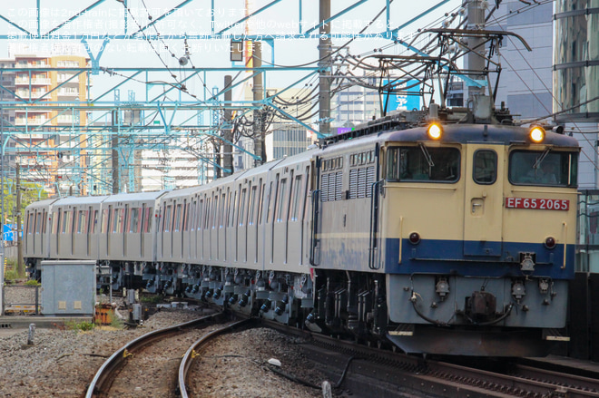 【都営】12-600形12-851F甲種輸送を桜木町駅で撮影した写真