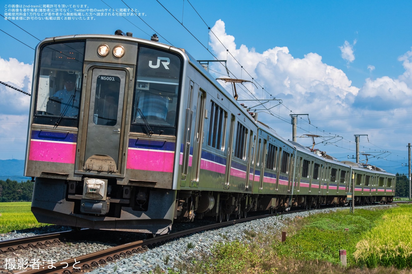 【JR東】大曲の花火「ナイアガラ号」・「花火号」・「スターマイン号」が臨時運行の拡大写真