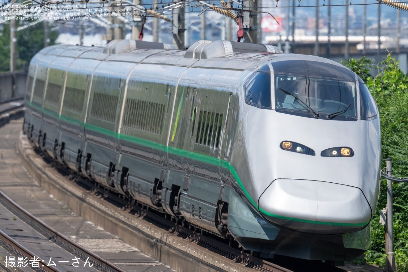 【JR東】「モンテディオ山形 スペシャル銀つば号」が運転の拡大写真