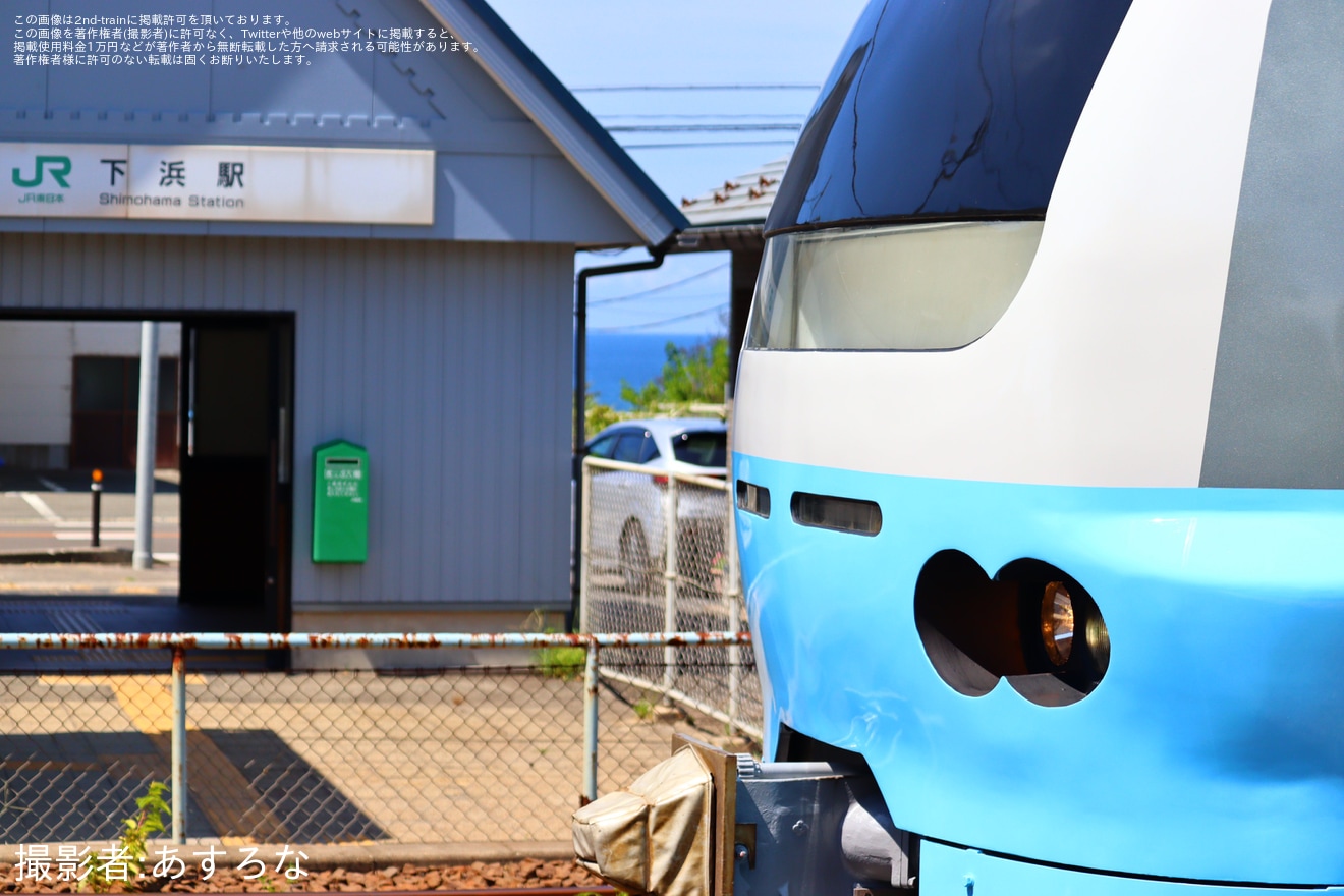【JR東】水色となったE653系U102編成が秋田総合車両センター出場の拡大写真