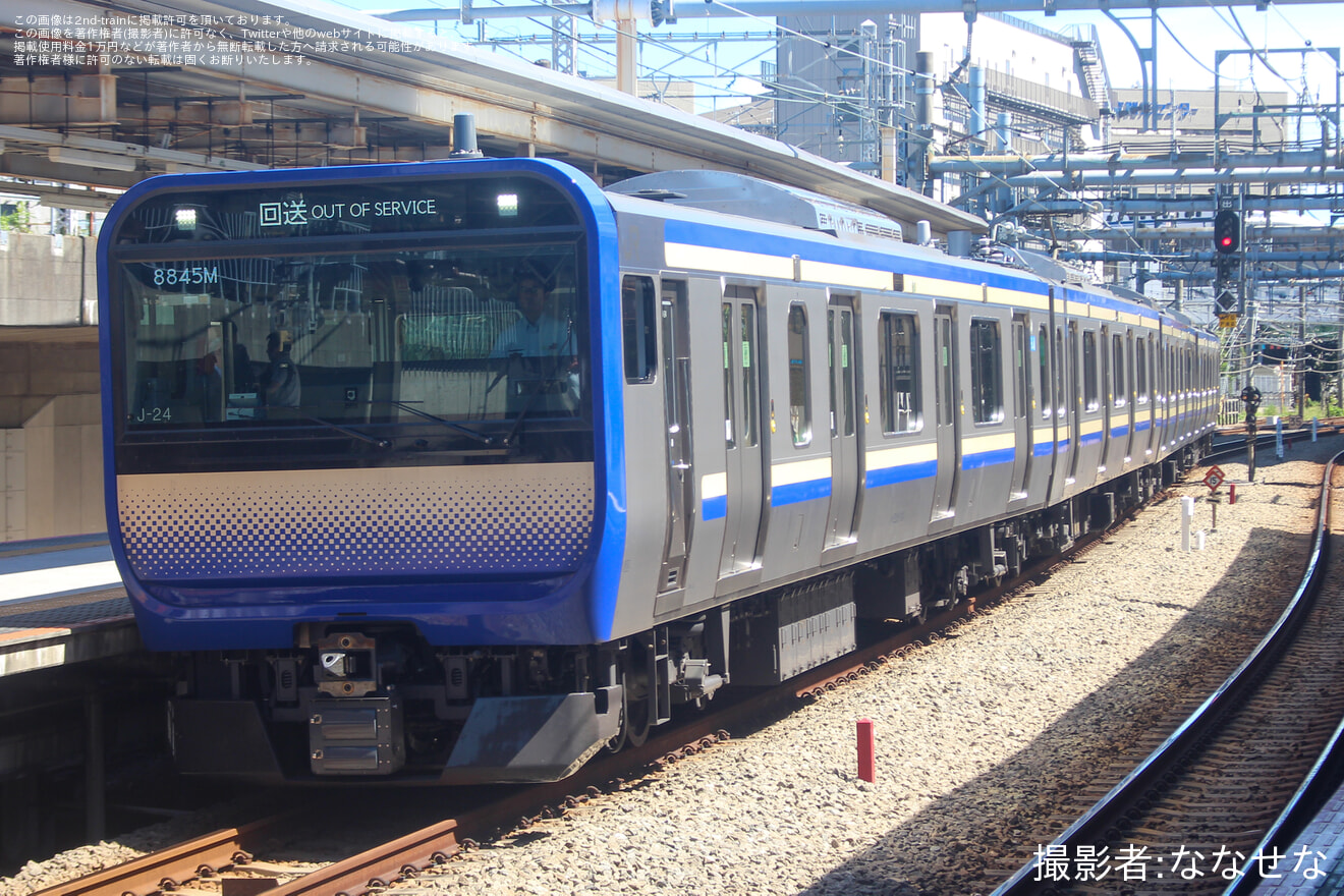 【JR東】E235系クラJ-24編成 東京総合車両センター公開返却回送の拡大写真
