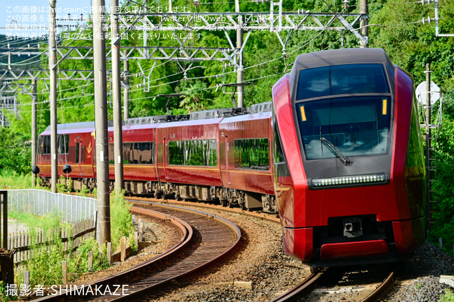 【近鉄】往復ひのとりで行く貸切プランに伴う団体列車(2023901)を加茂～松尾間で撮影した写真