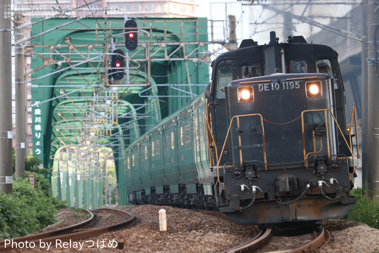 【JR九】ななつ星in九州 DE10-1756+DE10-1195の重連にて代走の拡大写真