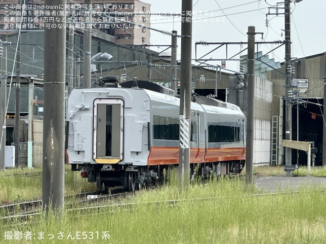 【JR東】E657系K3編成がオレンジパーシモン色にを郡山総合車両センター付近で撮影した写真