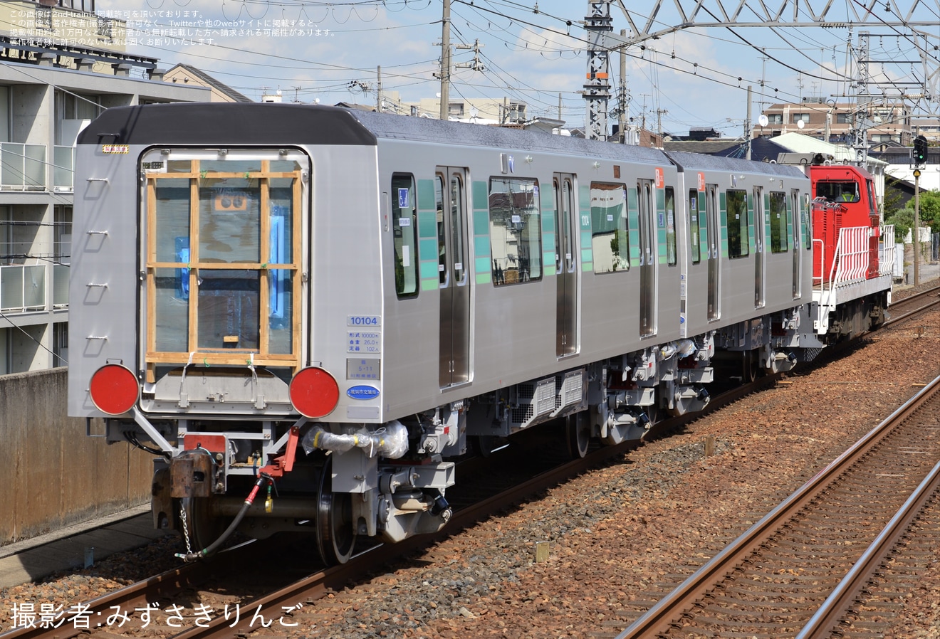 【横市交】グリーンライン用10000形10101F中間車甲種輸送の拡大写真