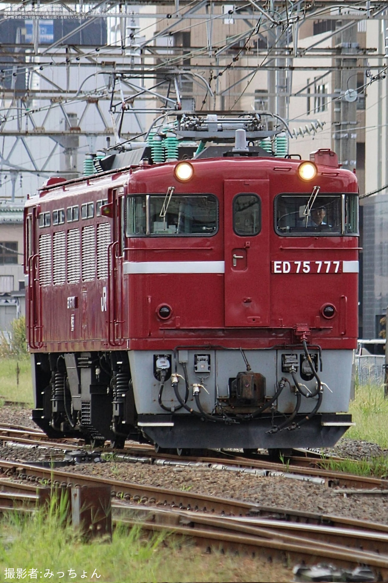 【JR東】ED75-777が、廃車のため秋田総合車両センターへ回送の拡大写真