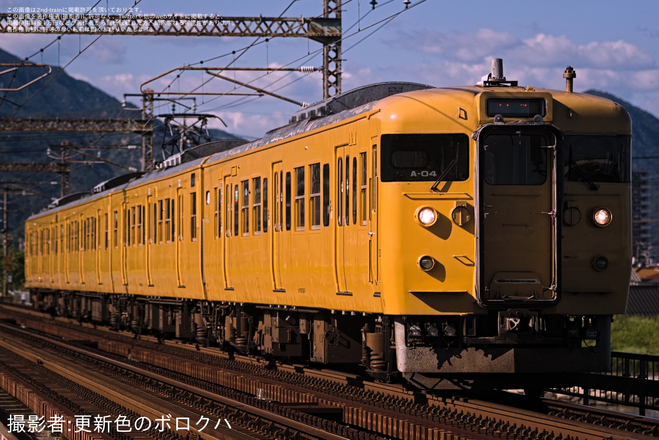 【JR西】115系A-04編成下関総合車両所入場回送の拡大写真