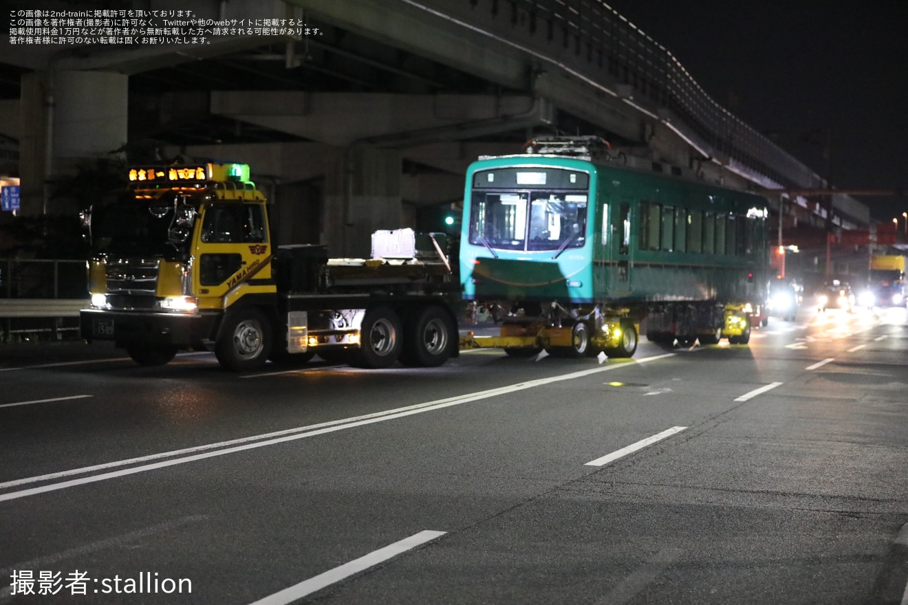 【叡電】リニューアル工事を終えた700系711号陸送の拡大写真