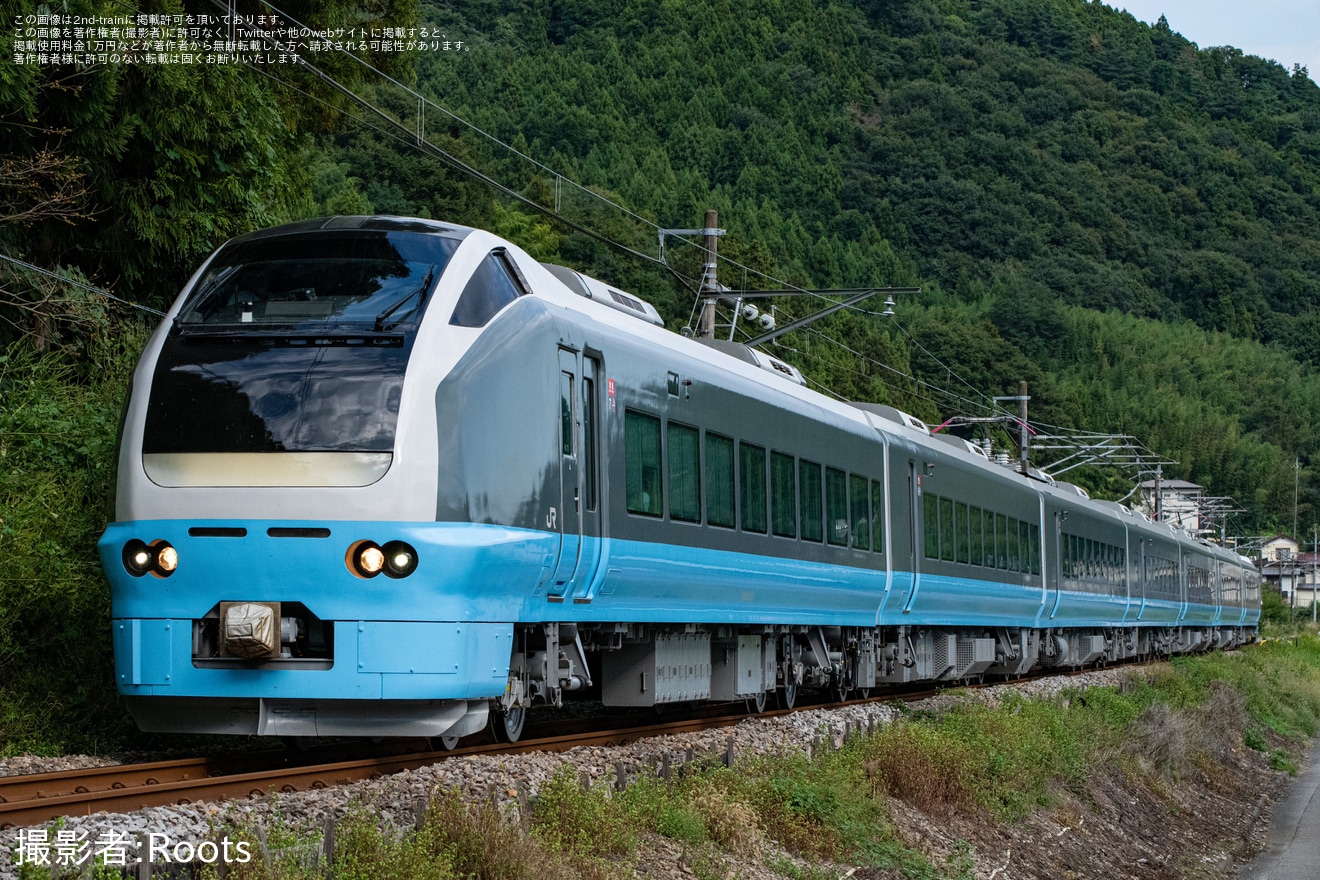 【JR東】E653系1000番台K71編成(水色)が吾妻線でハンドル訓練の拡大写真