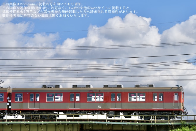 【東武】8000系8111F(ツートンカラー) 南栗橋工場出場試運転を栗橋～新古河間で撮影した写真