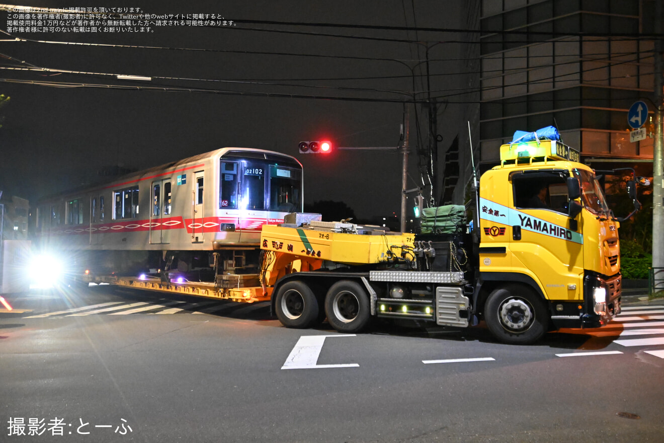 【メトロ】02系02-102Fが廃車陸送の拡大写真