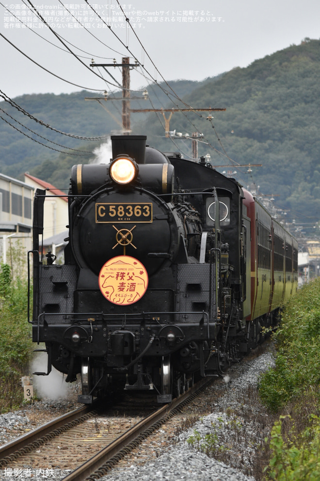 【秩鉄】「SL秩父麦酒号」ヘッドマークを取り付け(2023年10月)を桜沢～小前田間で撮影した写真