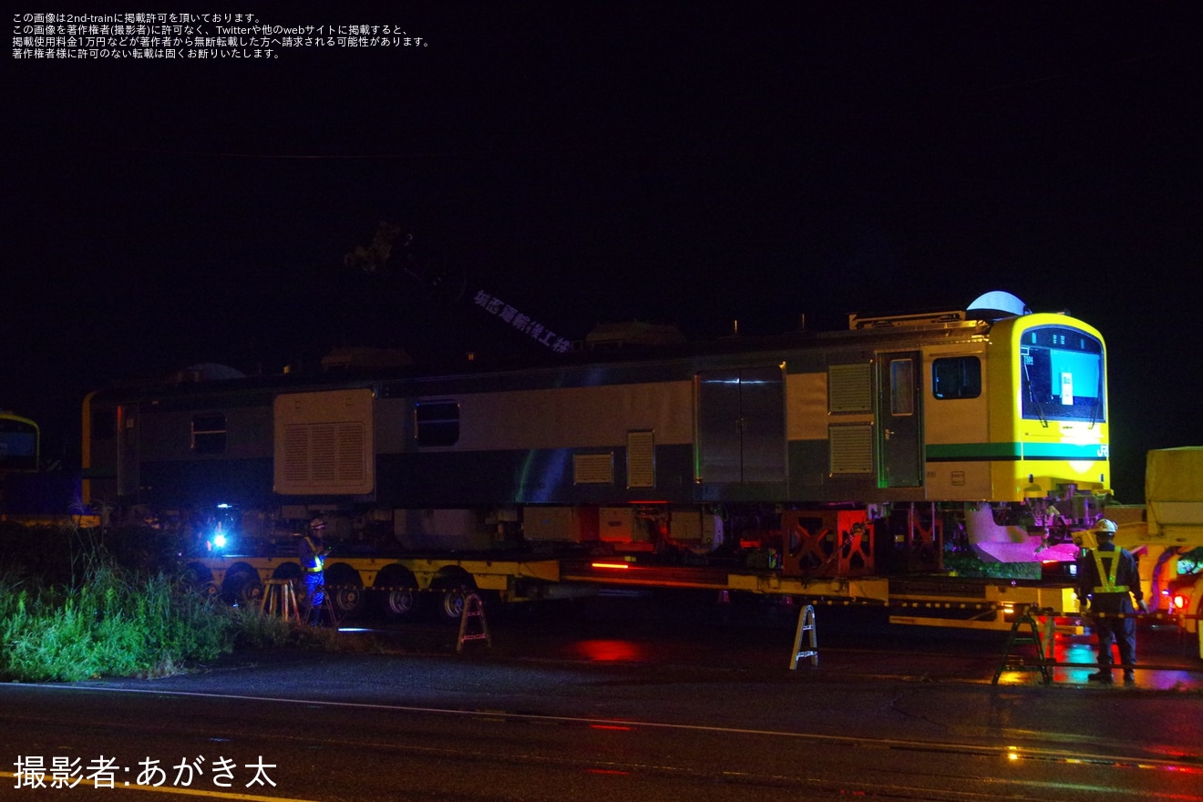 【JR東】GV-E197系TS04編成の2両が新潟トランシスから陸送の拡大写真