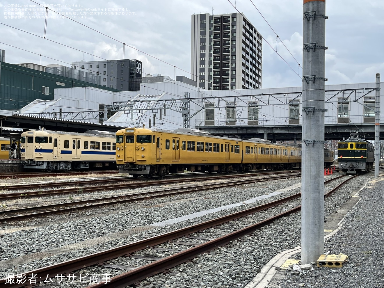 【JR西】EF65-1124展示「第4回鉄道フェスティバル in とくやま」が開催の拡大写真