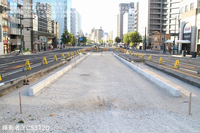 【広電】駅前大橋線の軌道ブロックが敷設開始を不明で撮影した写真