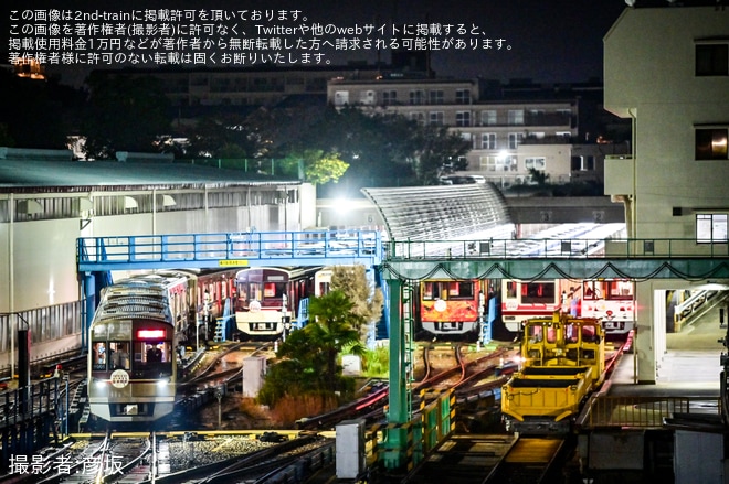 【北急】箕面船場阪大前駅ホームドア輸送が9000形9001Fを使用して実施を不明で撮影した写真