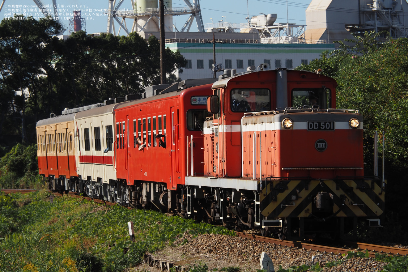 【水島】「DD50形機関車キハ3両編成 港東線特別運行」の拡大写真
