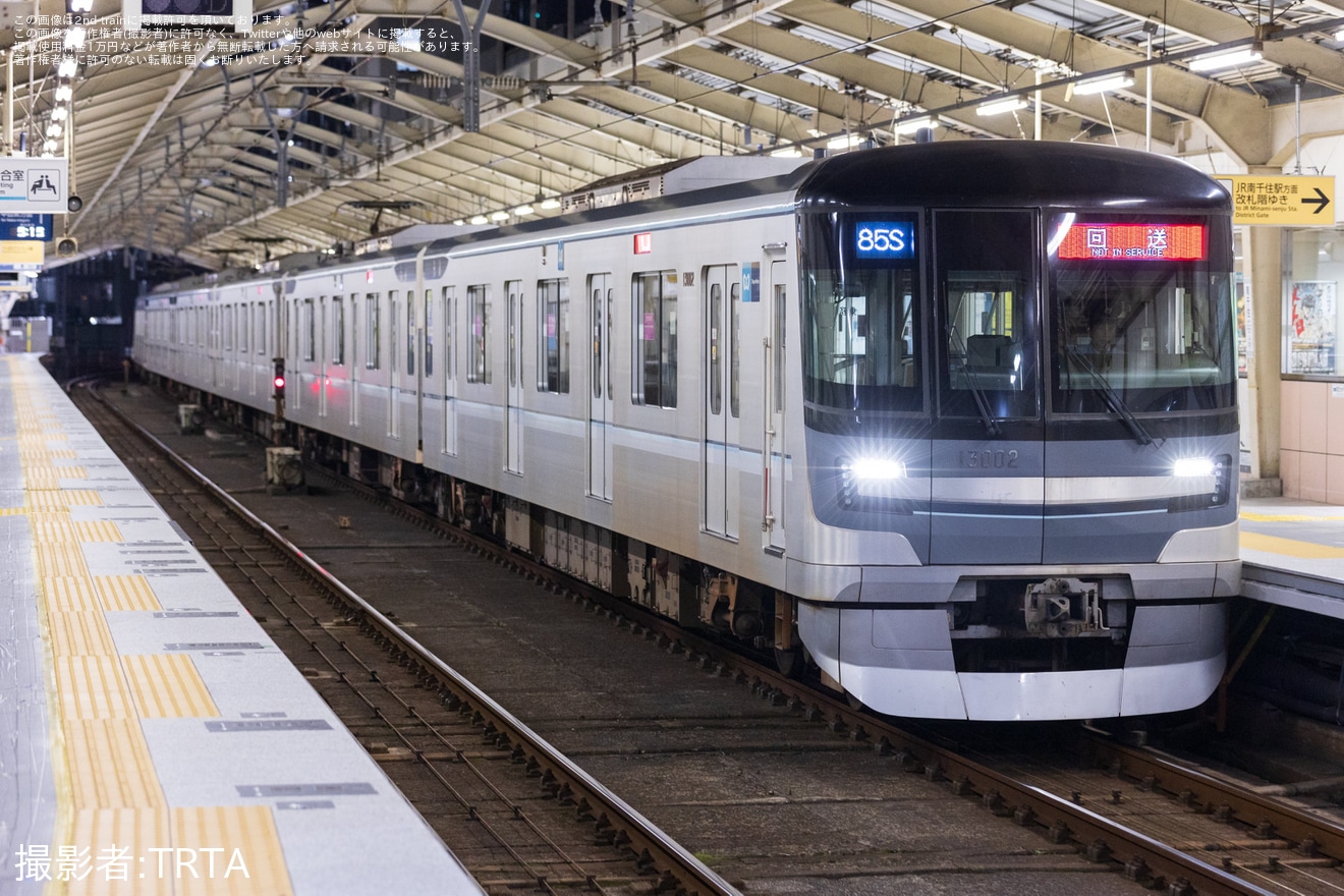 【メトロ】13000系13102Fを使用した恵比寿駅ホームドア輸送の拡大写真