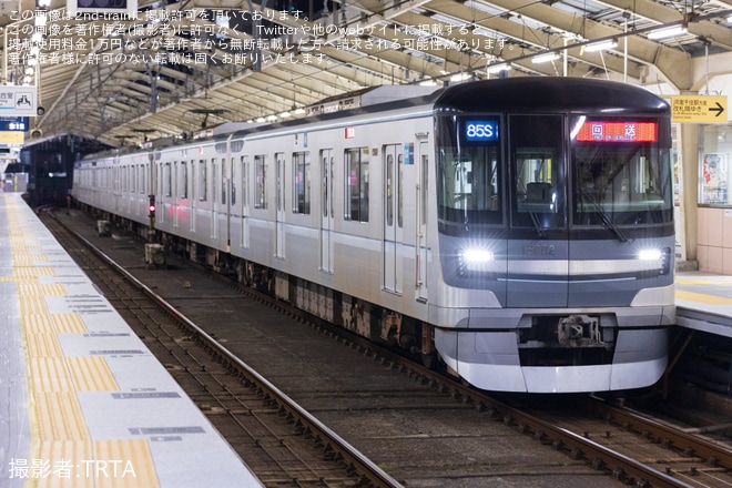 【メトロ】13000系13102Fを使用した恵比寿駅ホームドア輸送を不明で撮影した写真