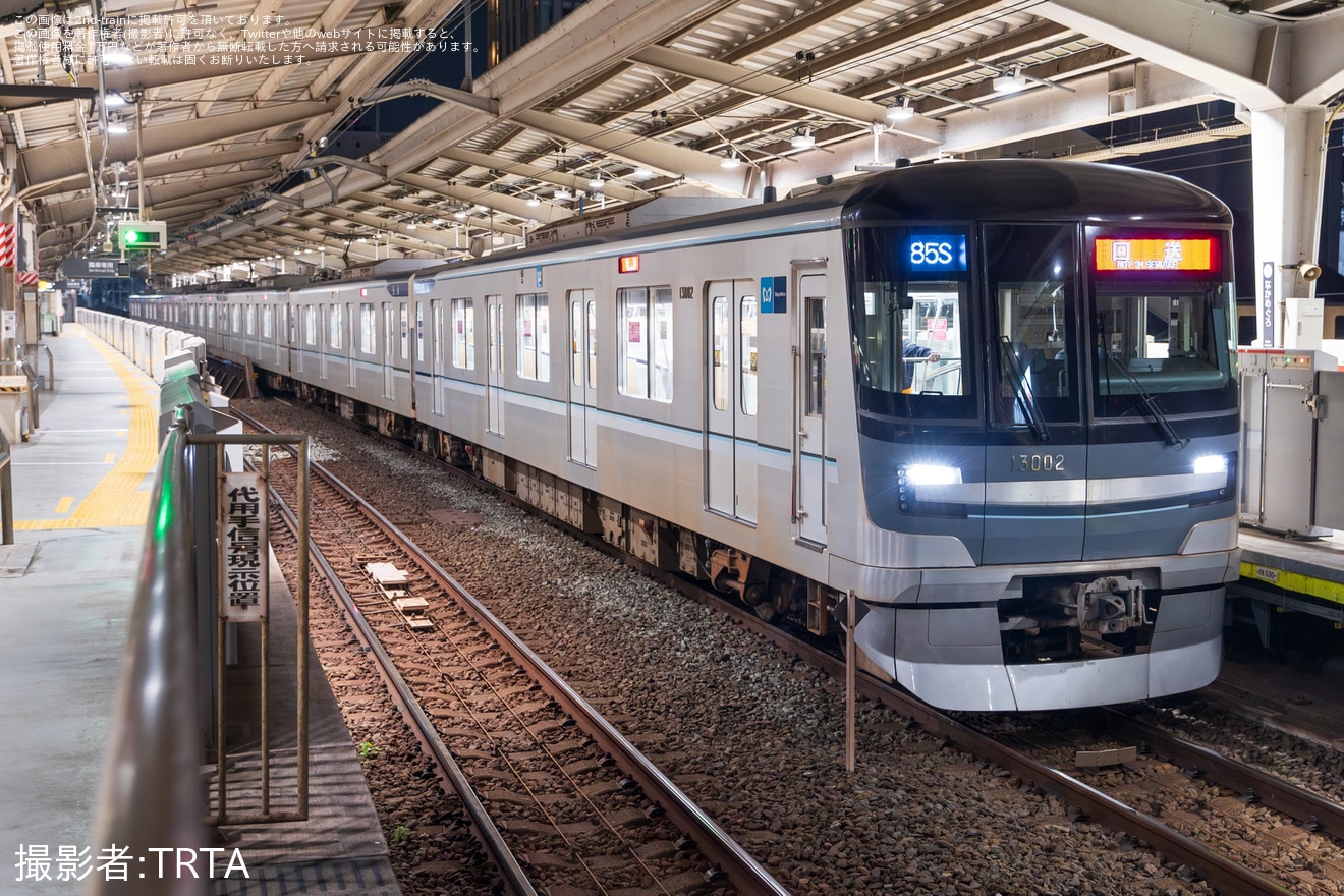 【メトロ】13000系13102Fを使用した恵比寿駅ホームドア輸送の拡大写真