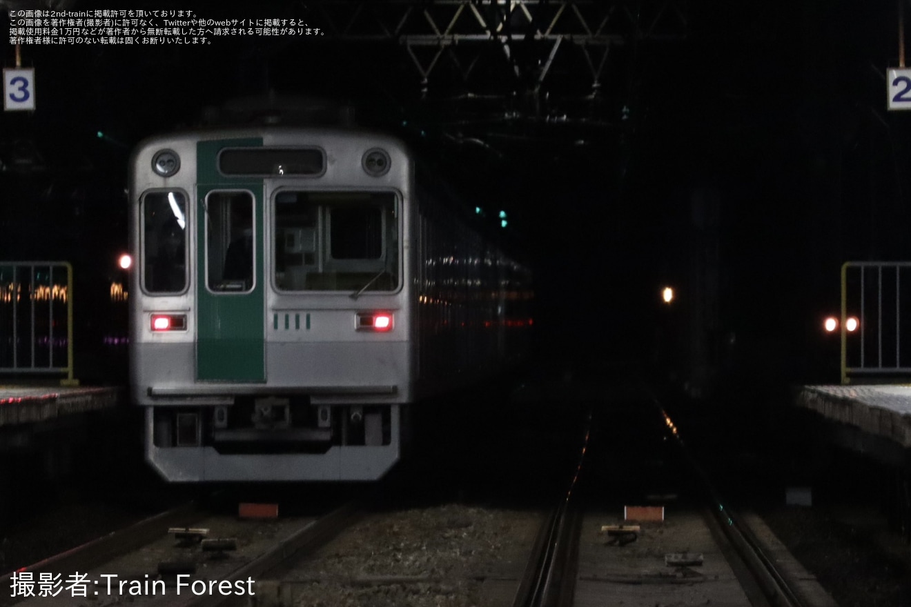 【京都市交】10系1111Fが夜間に救援回送の拡大写真