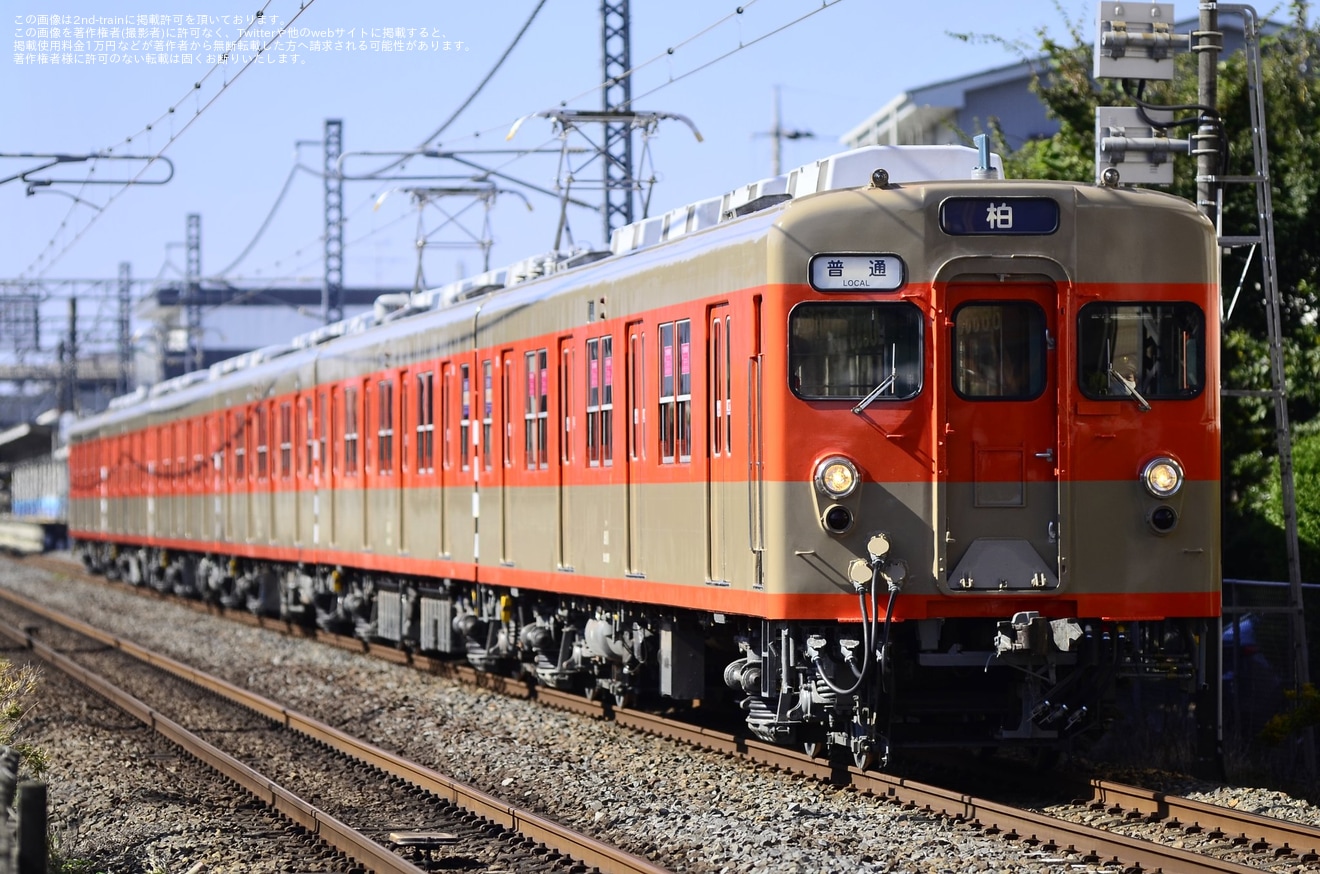 【東武】8000系8111F(ツートンカラー) 東武野田線での営業運転開始の拡大写真