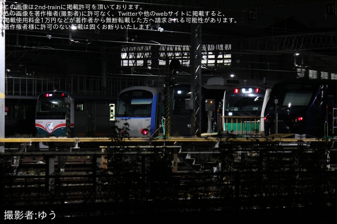 【相鉄】11000系11002×10(11002F)が「おかいもの電車 」ラッピング実施し送り込み回送を不明で撮影した写真