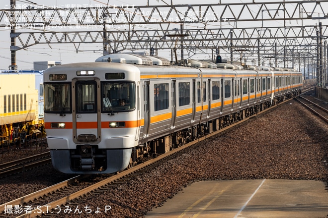 【JR海】313系B4編成とB5編成が大垣車両区へ回送を尾張一宮駅で撮影した写真
