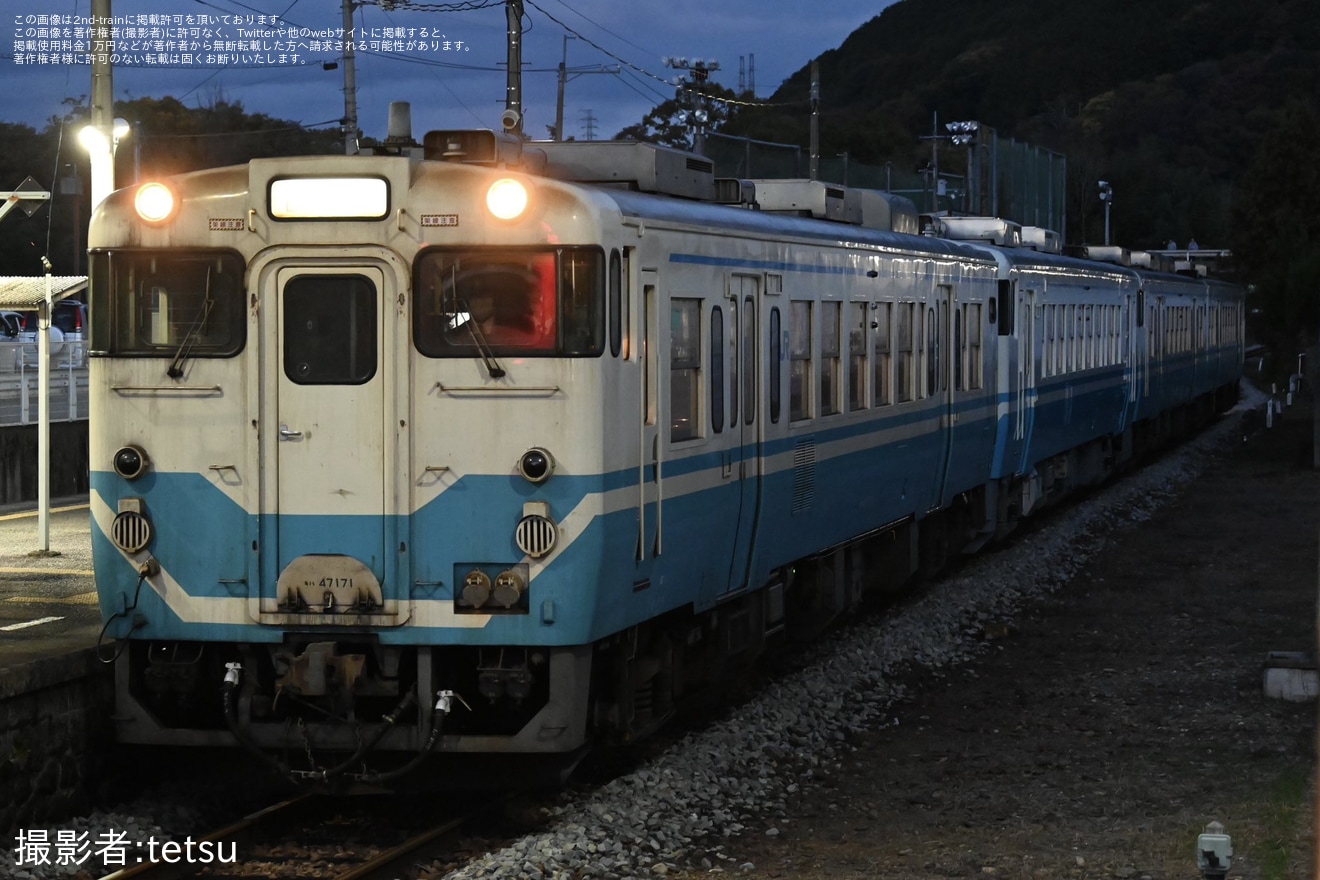 【JR四】「にし阿波花火大会」の開催に伴い徳島線でキハ40・47形が運行の拡大写真