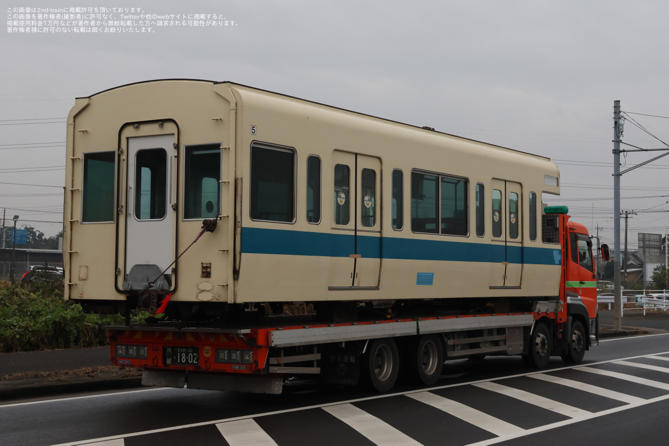 【小田急】8000形8256×6(8256F)新宿方先頭車廃車陸送の拡大写真