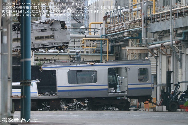 【JR東】E217系クラY-139編成の増3号車(モハE217-2078)が東京総合車両センターで解体中