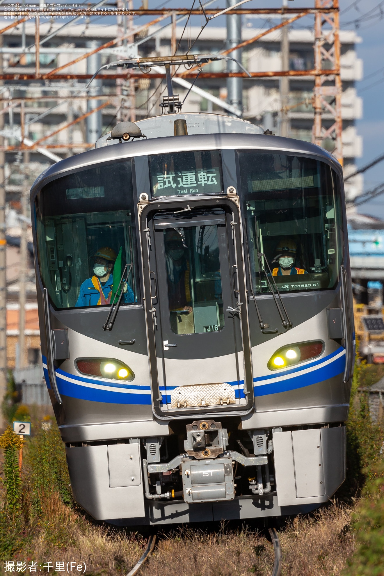 【JR西】521系J16編成吹田総合車両所出場試運転の拡大写真