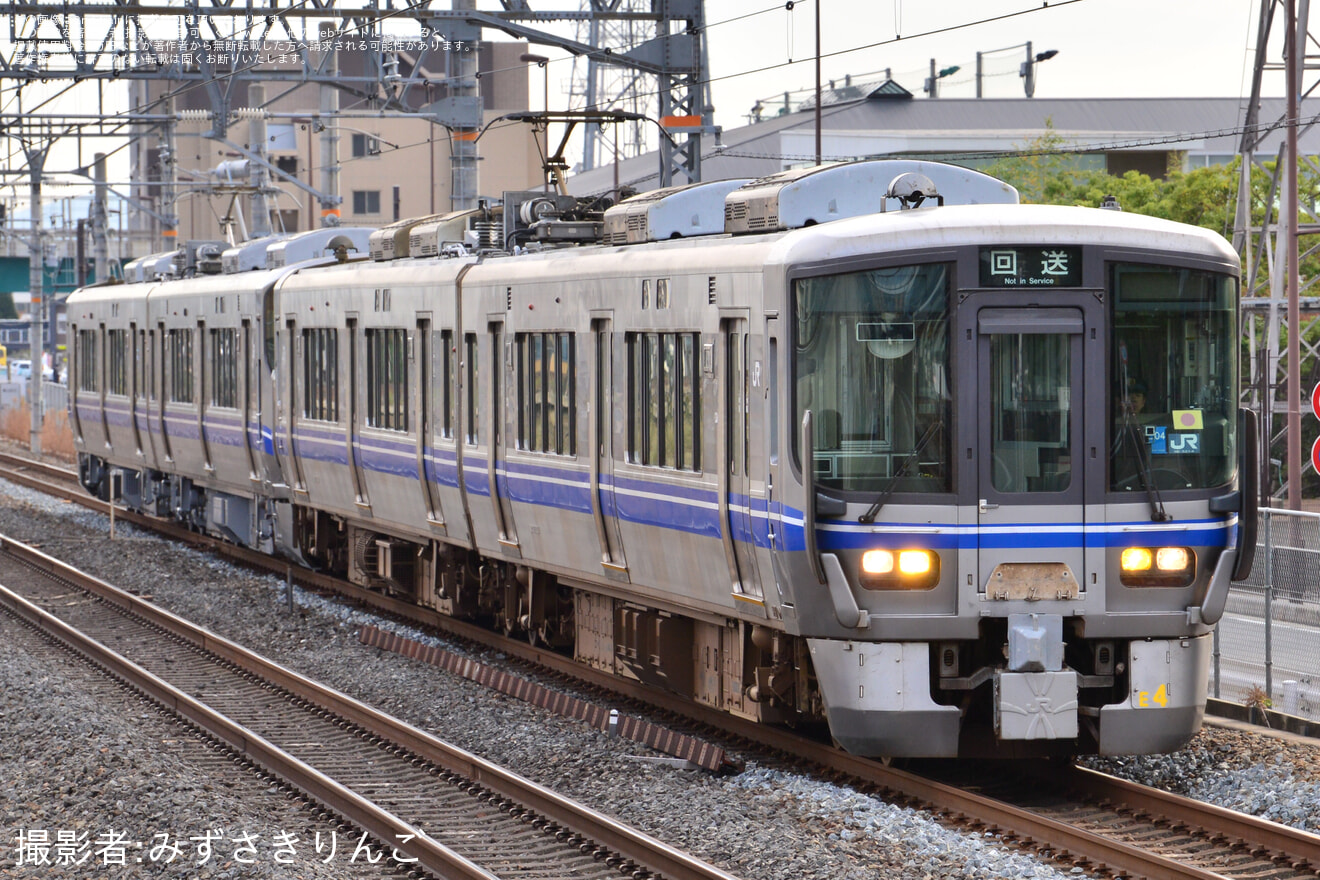 【JR西】521系J16編成 吹田総合車両所本所出場回送の拡大写真